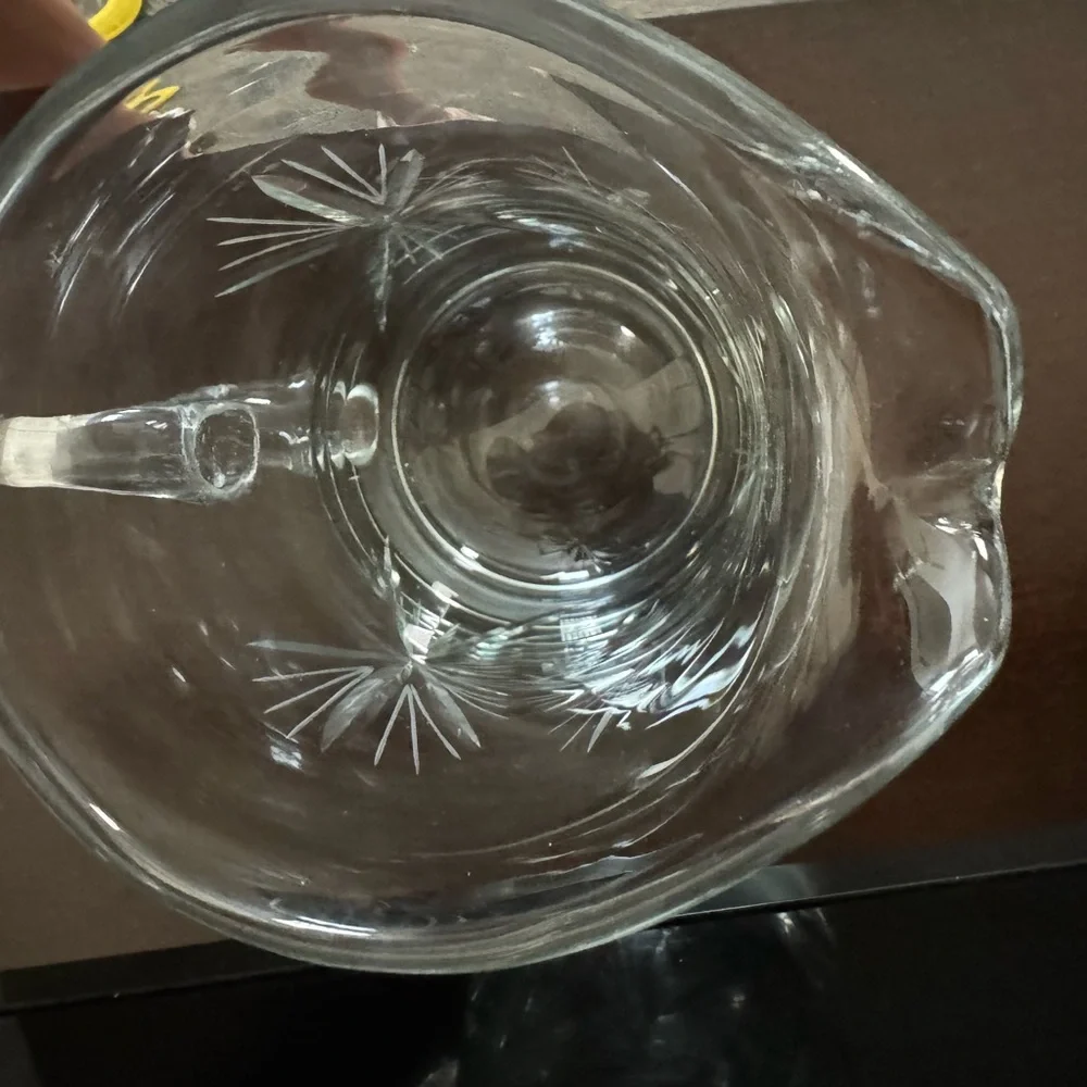 Stunning Mid-Century Pitcher Featuring The Iconic Atomic Starburst 62 Ounces
